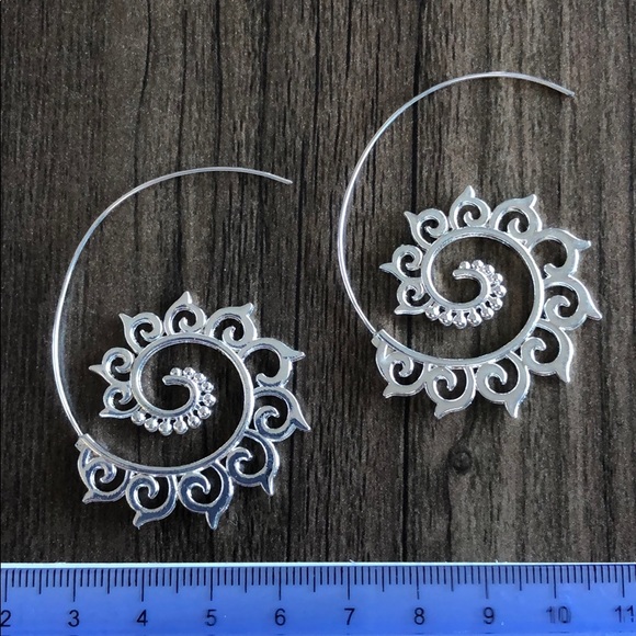 Spiral earrings - Picture 2 of 2